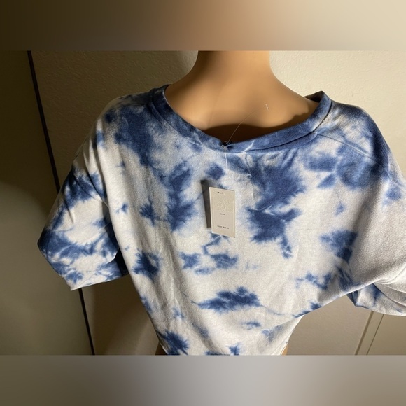 SPLENDID | NWT Blue Tie Dye Round Neck Long Sleeve Cropped Sweatshirt Size S - Picture 4 of 8